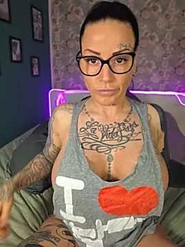 EmilyDiazofficial online show from 24, 4, 2026