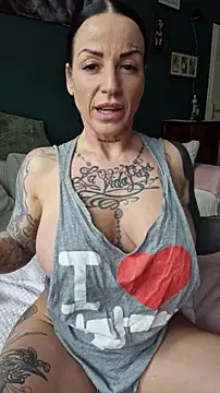 Snapshot of EmilyDiazofficial chatting on 23, 11, 2025 EmilyDiazofficial online show from 23, 11, 2025