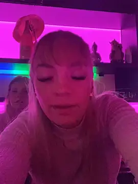 LizzyLush  online show from 12, 9, 2025