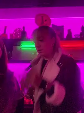 LizzyLush  online show from 19, 9, 2025