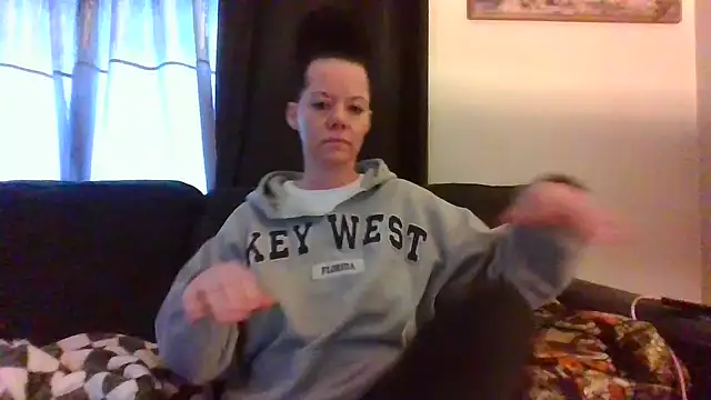 SidneyRaee online show from 4, 1, 2025