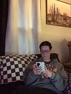 Snapshot of SidneyRaee chatting on 4, 3, 2026 SidneyRaee online show from 4, 3, 2026