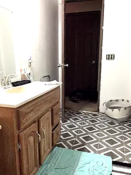 SidneyRaee online show from 1, 10, 2025