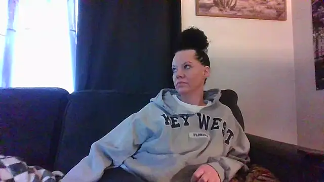 SidneyRaee online show from 4, 1, 2025