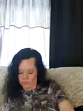 SidneyRaee online show from 3, 2, 2025