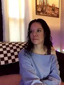 SidneyRaee online show from 12, 11, 2025