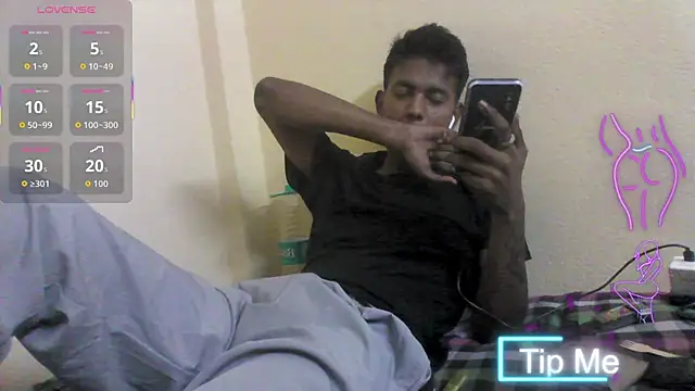 just fucks online show from 13, 12, 2025