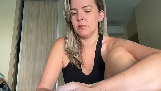 naughtyhollyxxxx online show from 30, 9, 2025