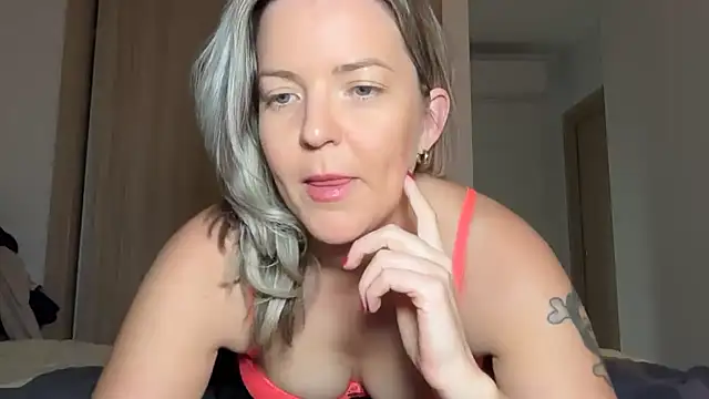 naughtyhollyxxxx online show from 28, 2, 2025