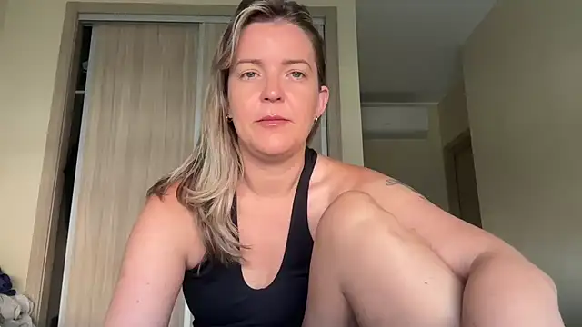 naughtyhollyxxxx online show from 1, 10, 2025