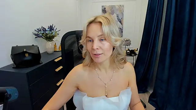 Sinty Devis online show from 22, 2, 2026