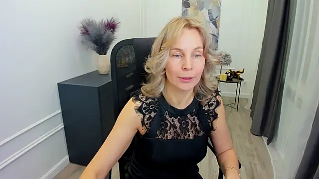 Sinty Devis online show from 25, 2, 2026