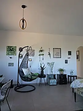 TheGoddessBianca online show from 18, 11, 2025