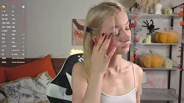 IdaValenti online show from 15, 11, 2025