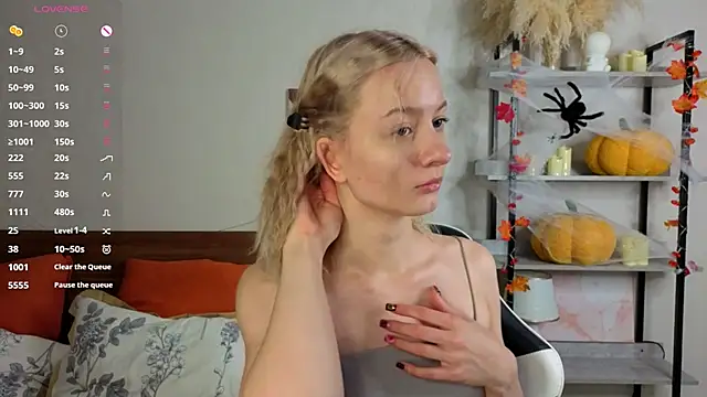 IdaValenti online show from 7, 11, 2025