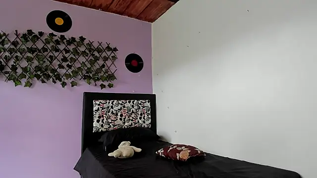 kassandra james online show from 28, 2, 2025