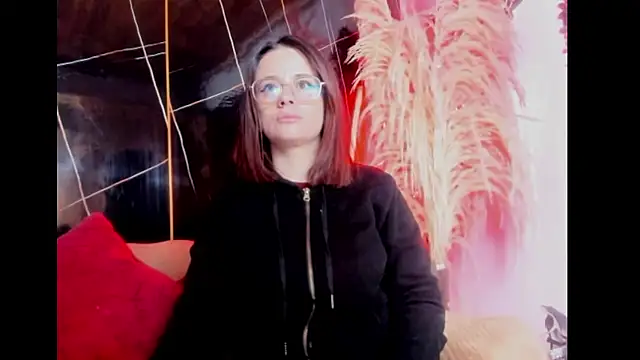 kassandra james online show from 24, 2, 2026