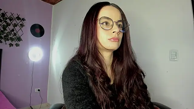 kassandra james online show from 24, 1, 2025