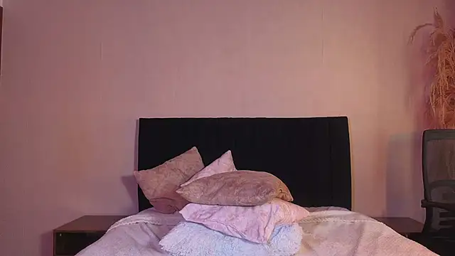 kassandra james online show from 28, 7, 2026
