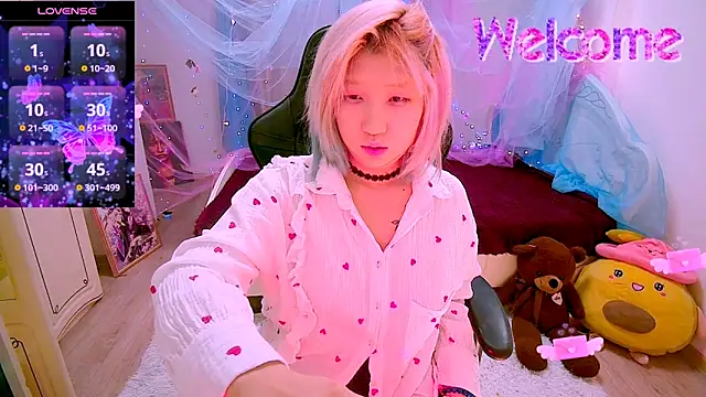 Akemilun online show from 3, 12, 2025