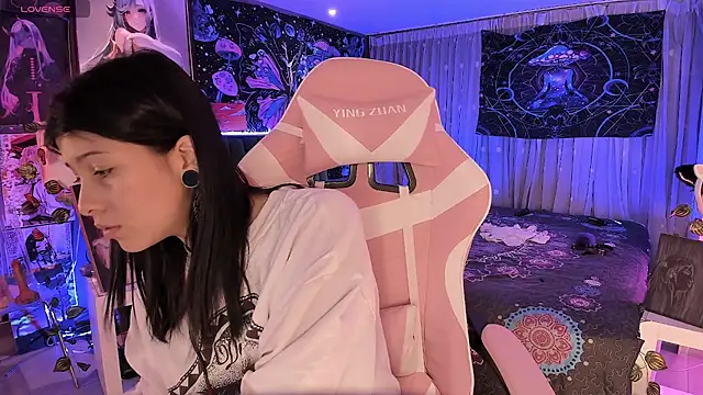 LanaKyutt online show from 16, 3, 2025