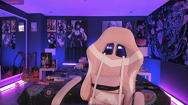 LanaKyutt online show from 19, 9, 2025