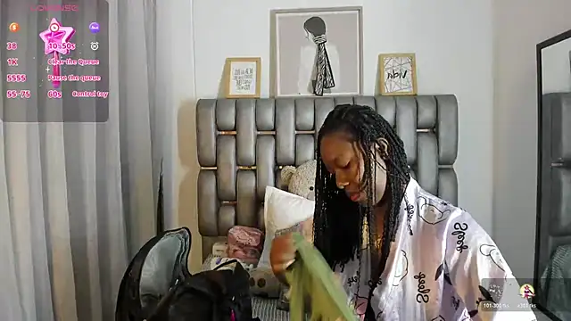 Snapshot of Sara_Marks chatting on 6, 7, 2026 Sara Marks online show from 6, 7, 2026