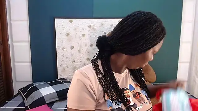 Snapshot of Sara_Marks chatting on 27, 11, 2025 Sara Marks online show from 27, 11, 2025