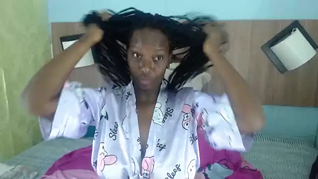 Snapshot of Sara_Marks chatting on 26, 9, 2025 Sara Marks online show from 26, 9, 2025