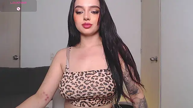 sophialorens s online show from 31, 5, 2026