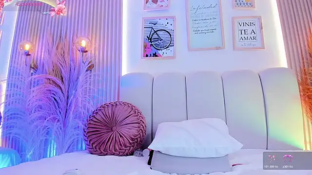 carolriveraa  online show from 4, 11, 2025