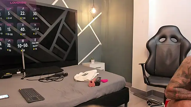 Apolo Bianco  online show from 3, 12, 2025