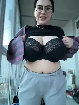 HugeBoobs- online show from 14, 3, 2025