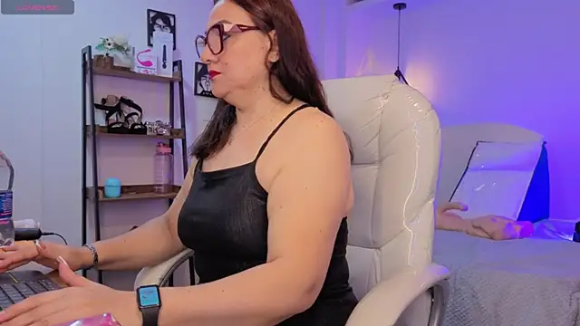 lady nylon  online show from 7, 11, 2025