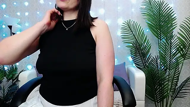 Camelia Lillie online show from 15, 12, 2025