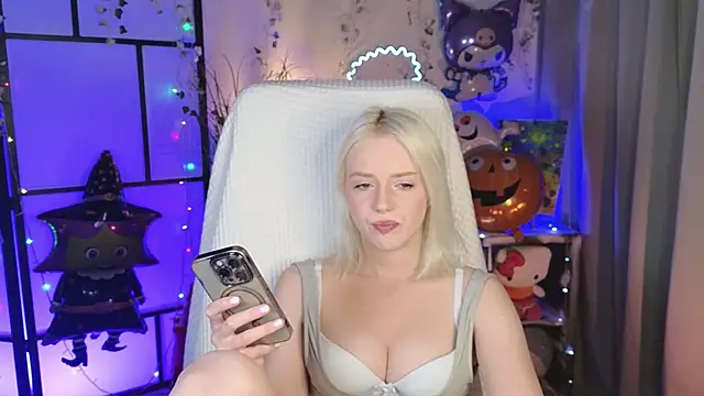 Snapshot of ImBonBon chatting on 8, 10, 2025 ImBonBon online show from 8, 10, 2025