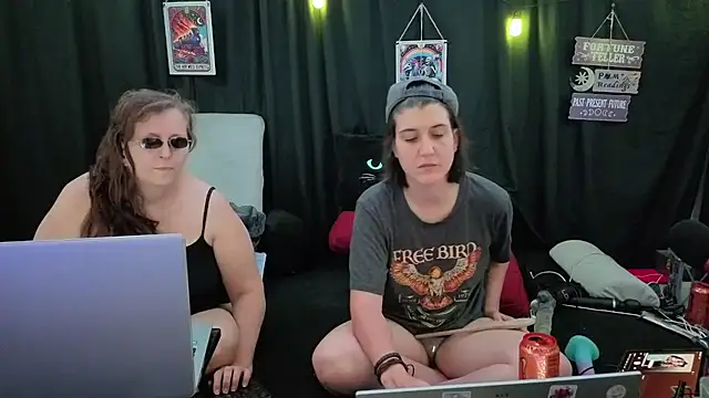 Sexy Mama-69 online show from 21, 11, 2025