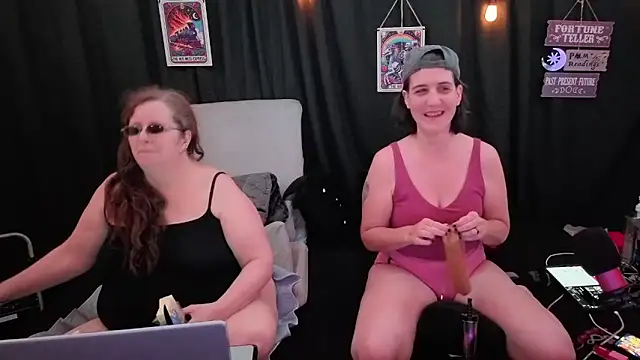 Sexy Mama-69 online show from 4, 11, 2025