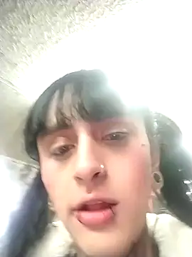 emma onassis 17 online show from 29, 1, 2025