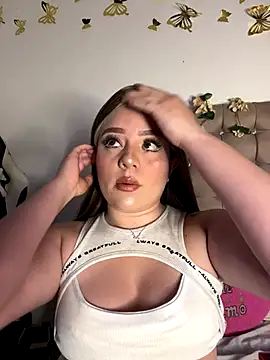 Snapshot of Jullieetta chatting on 18, 10, 2025 Jullieetta online show from 18, 10, 2025