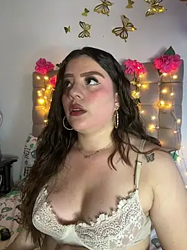 Snapshot of Jullieetta chatting on 25, 6, 2026 Jullieetta online show from 25, 6, 2026