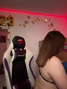 Snapshot of Jullieetta chatting on 6, 2, 2025 Jullieetta online show from 6, 2, 2025