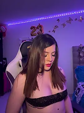 Snapshot of Jullieetta chatting on 8, 2, 2025 Jullieetta online show from 8, 2, 2025