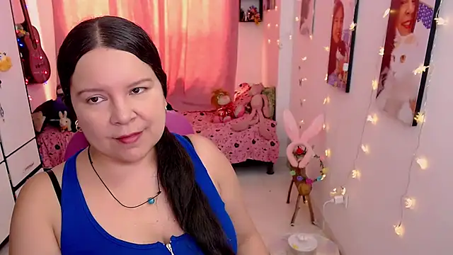 claryssa  online show from 13, 4, 2026