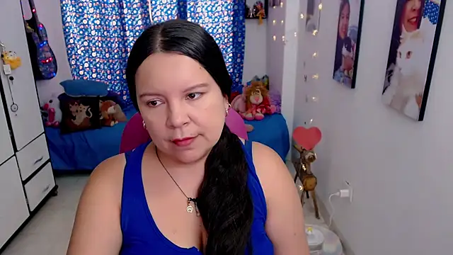 claryssa  online show from 5, 3, 2026