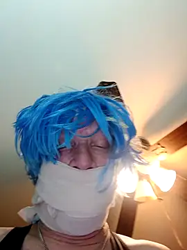 Snapshot of Hugebwc102 chatting on 4, 2, 2025 Hugebwc102 online show from 4, 2, 2025