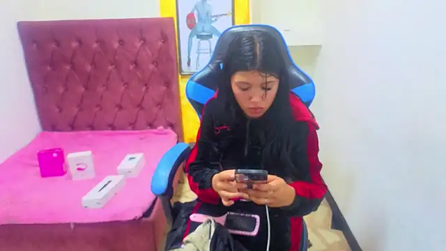 emily rosse04 online show from 9, 11, 2025