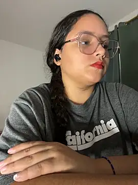 CurlyGirl 1 online show from 18, 9, 2025