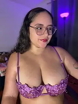 Snapshot of CurlyGirl_1 chatting on 17, 5, 2026 CurlyGirl 1 online show from 17, 5, 2026