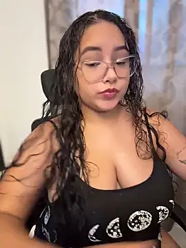 CurlyGirl 1 online show from 18, 6, 2026